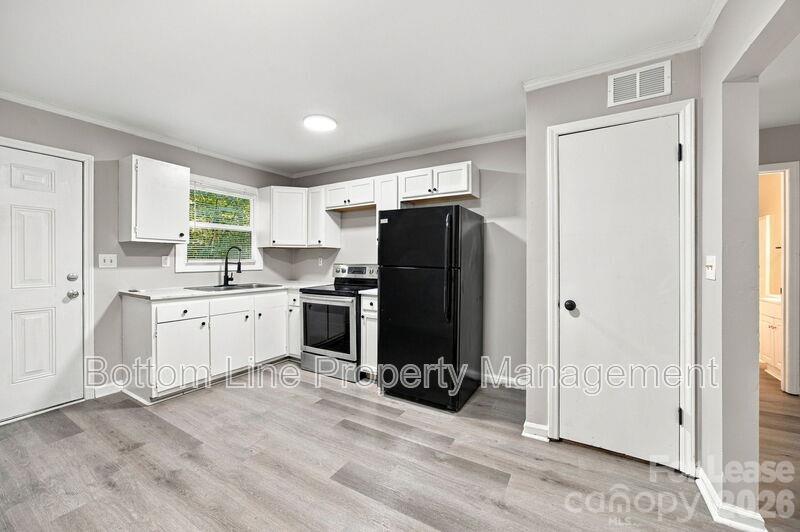 909 Carolina Avenue 8 Property Photo 8