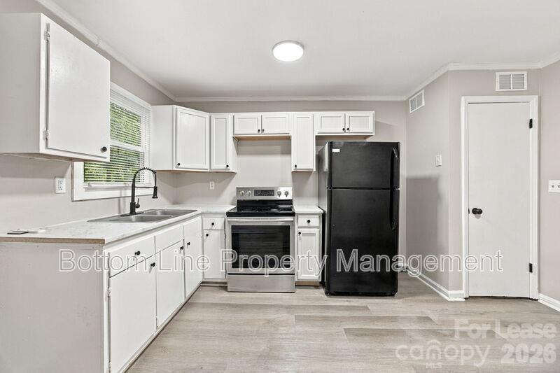 909 Carolina Avenue 8 Property Photo 9