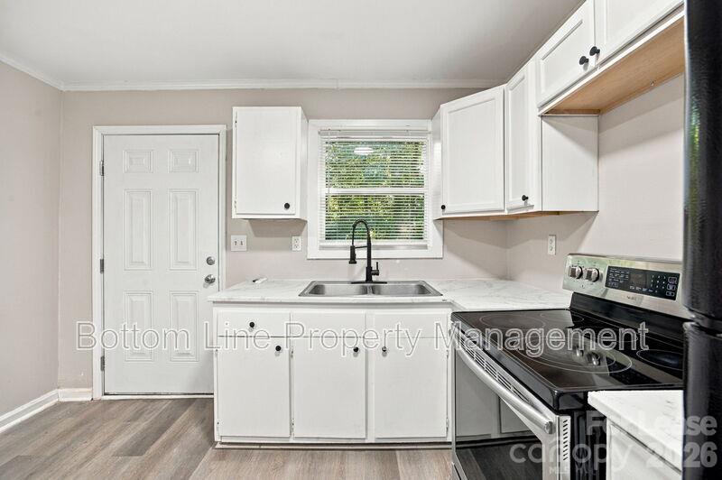 909 Carolina Avenue 8 Property Photo 10