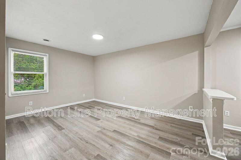 909 Carolina Avenue 8 Property Photo 11