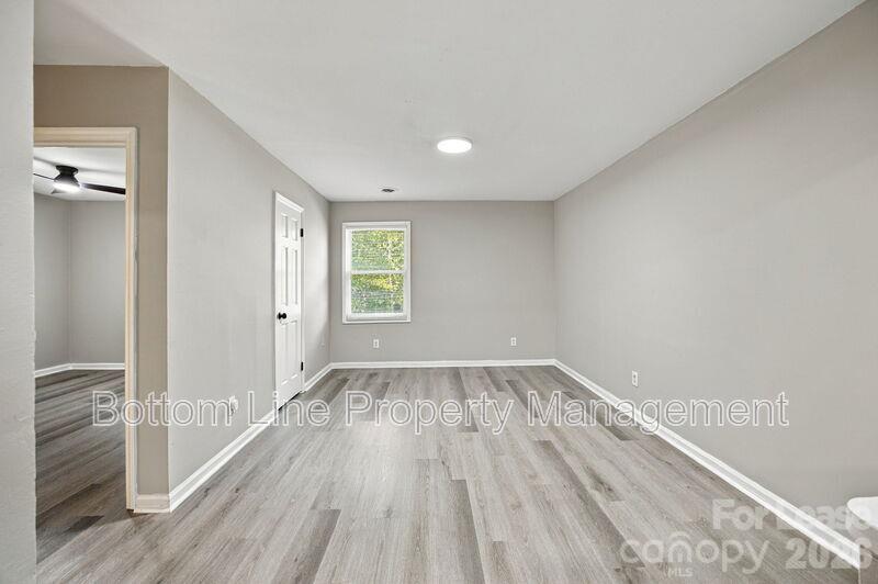 909 Carolina Avenue 8 Property Photo 12