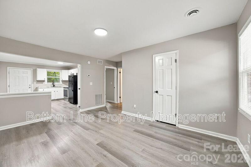 909 Carolina Avenue 8 Property Photo 13