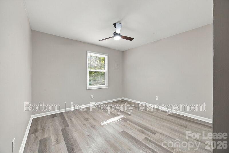 909 Carolina Avenue 8 Property Photo 19