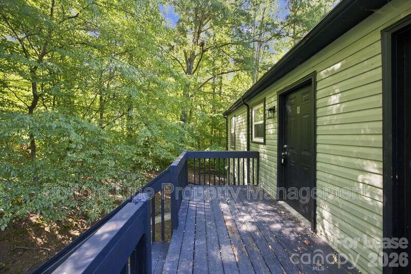 909 Carolina Avenue 8 Property Photo 24