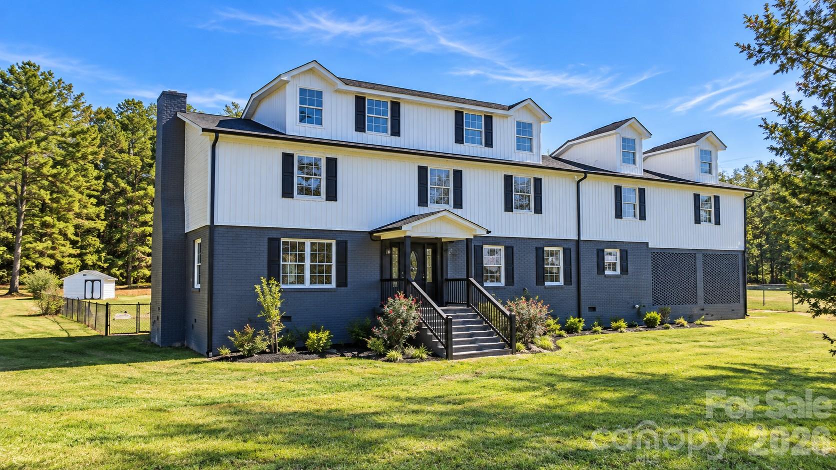 330 Skyview Drive Property Photo 1