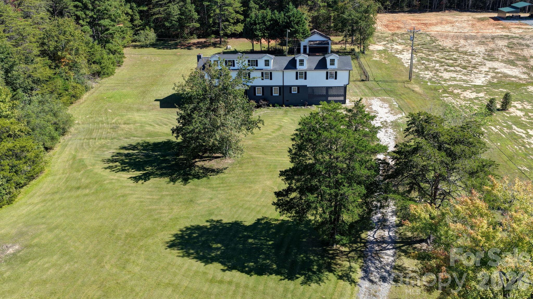 330 Skyview Drive Property Photo 2