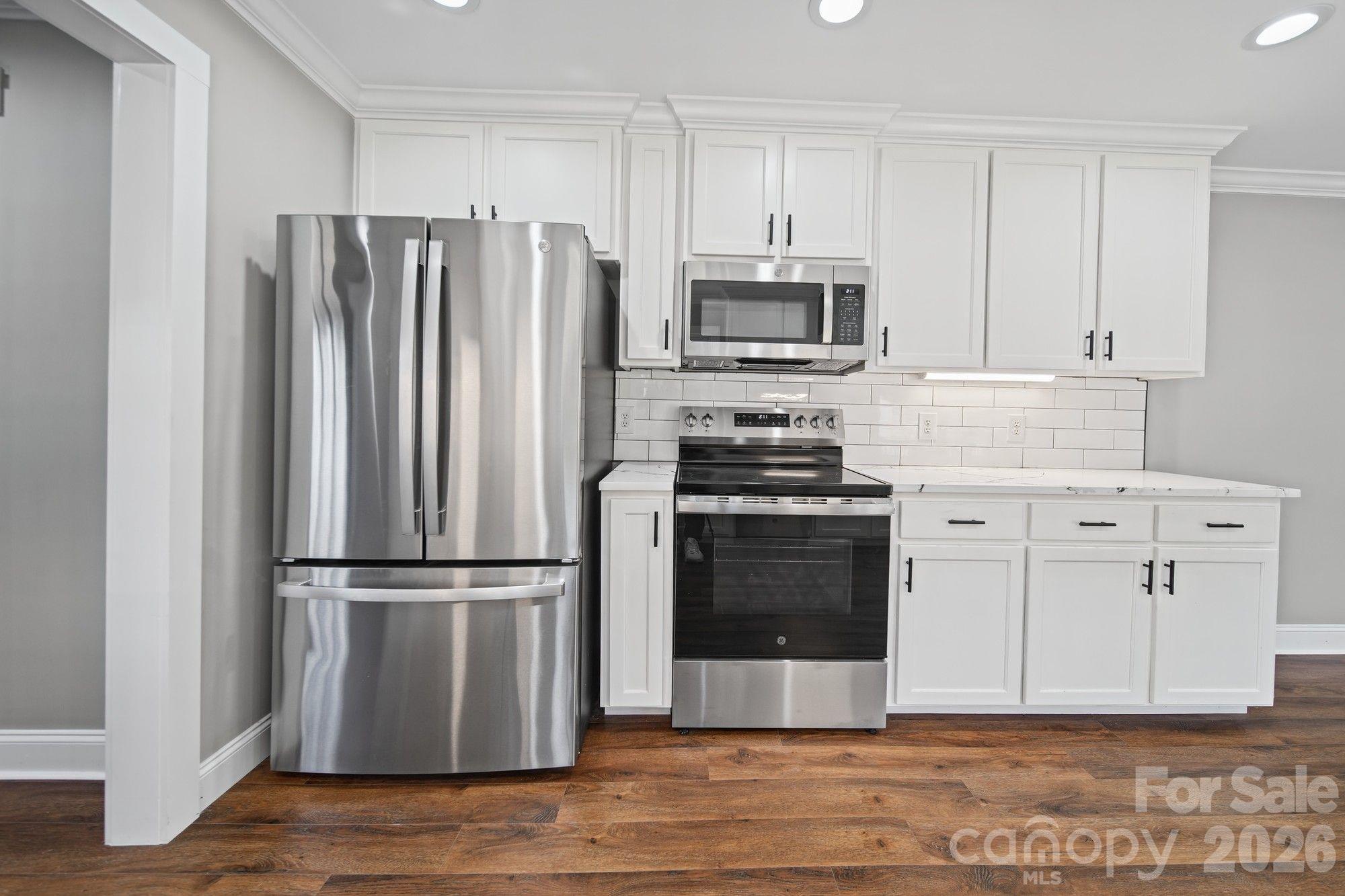 330 Skyview Drive Property Photo 24