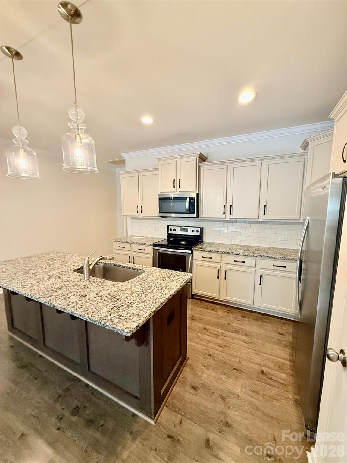 615 Samet Street Property Photo 6