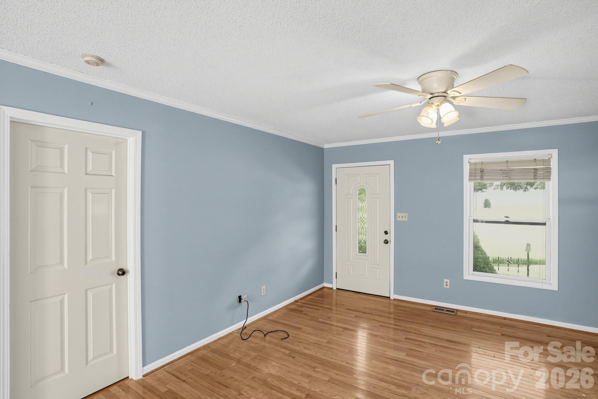 3033 26th Street Lane Property Photo 3