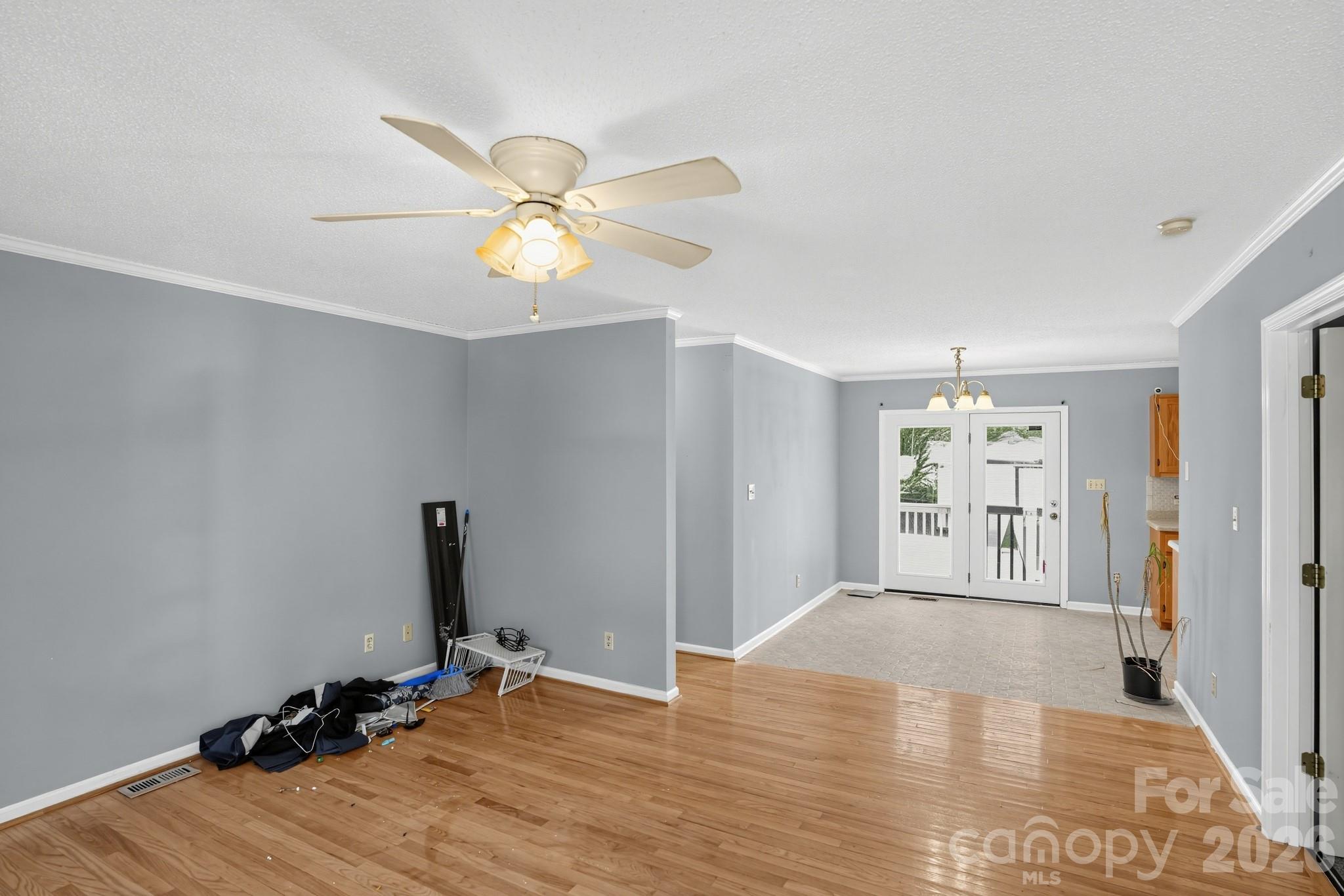 3033 26th Street Lane Property Photo 5