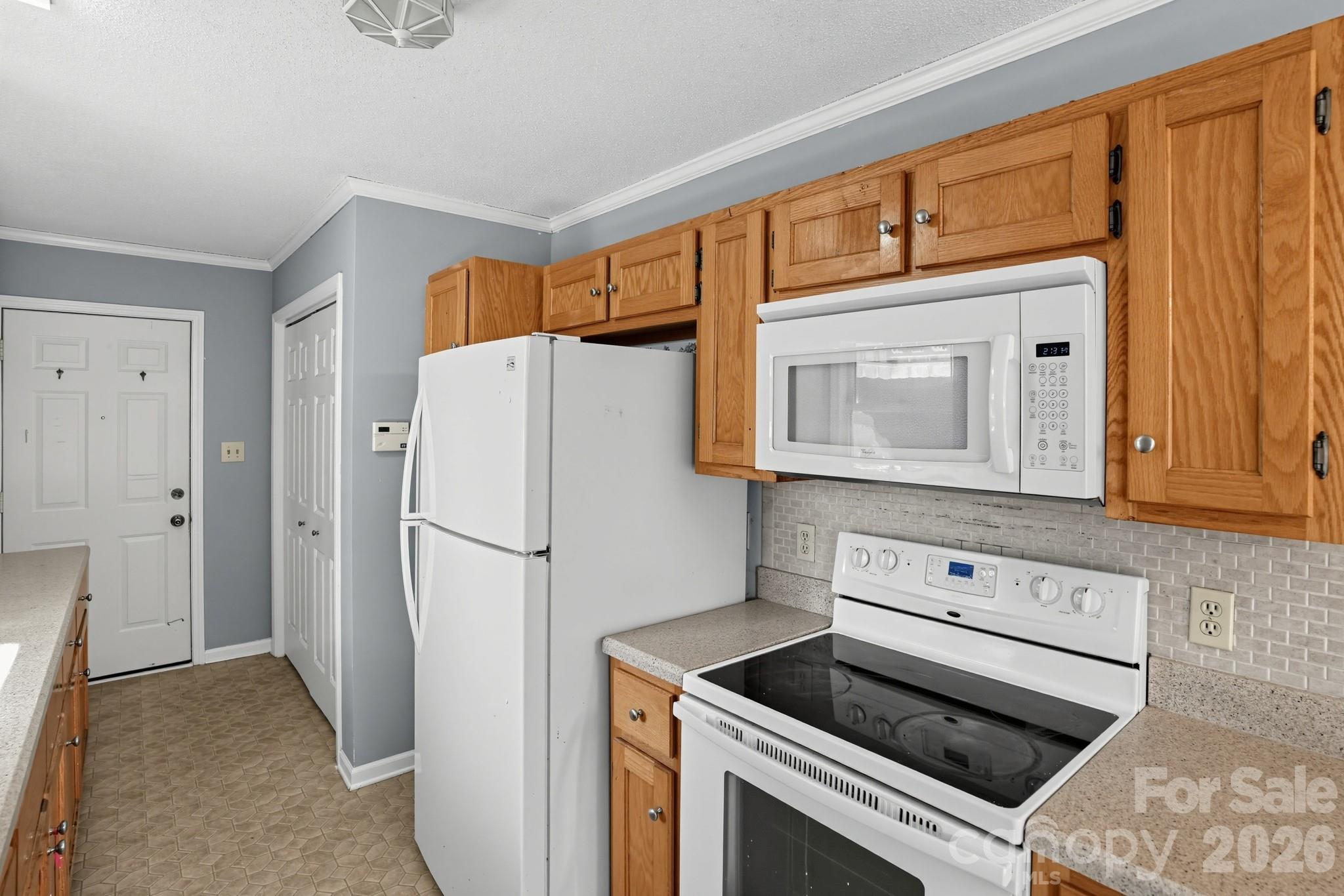 3033 26th Street Lane Property Photo 8