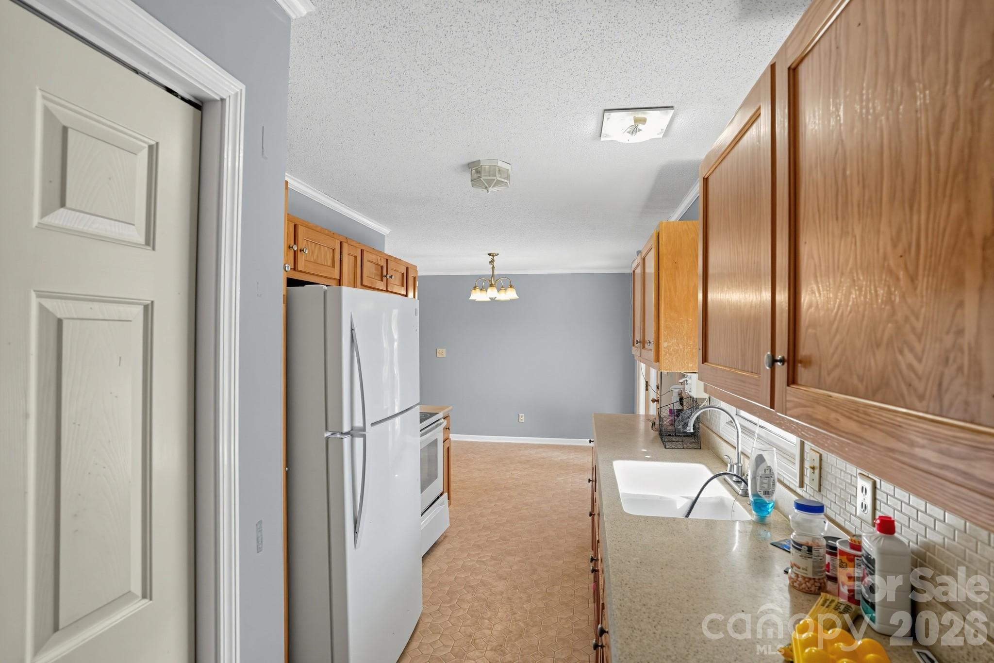3033 26th Street Lane Property Photo 9