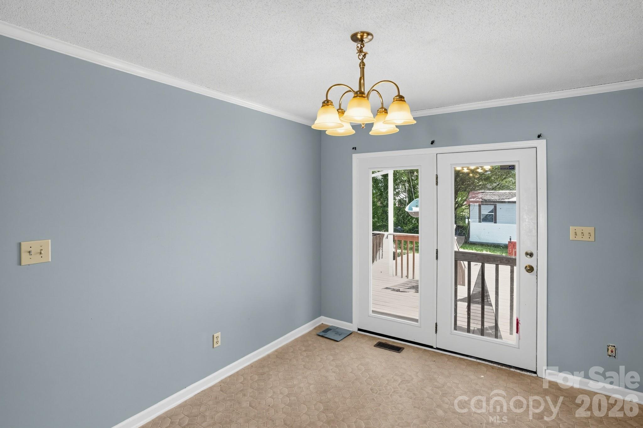 3033 26th Street Lane Property Photo 11