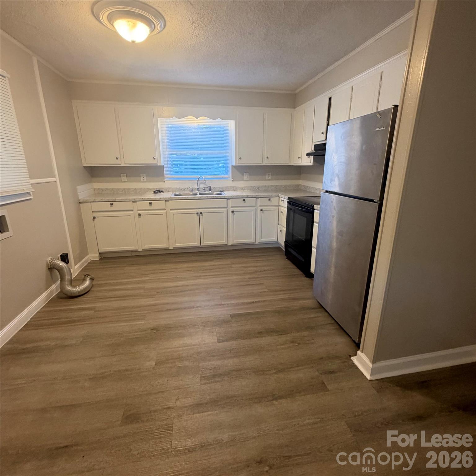 1216 White Plains Road Property Photo 2