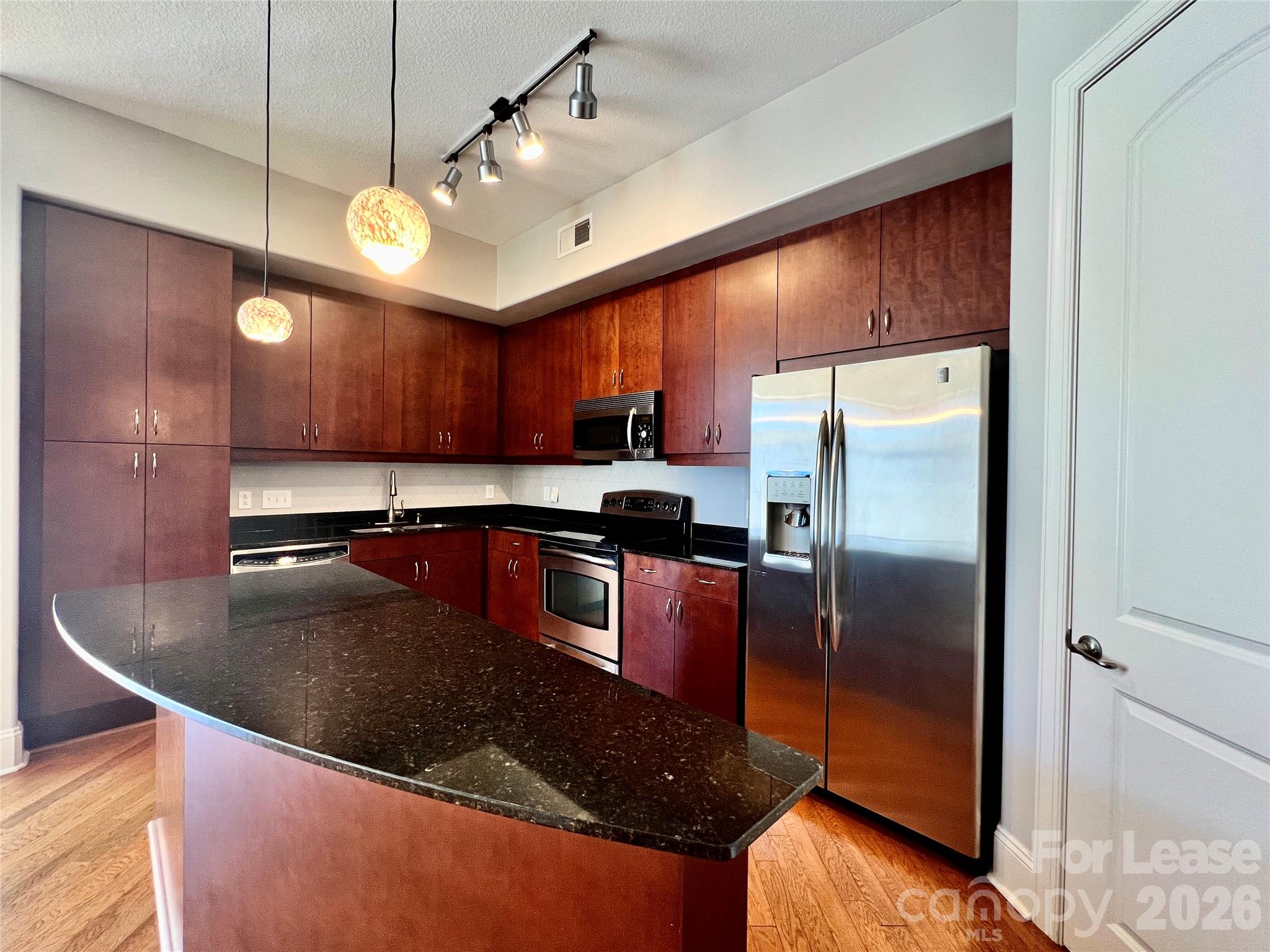 4625 Piedmont Row Drive 706 E Property Photo 5