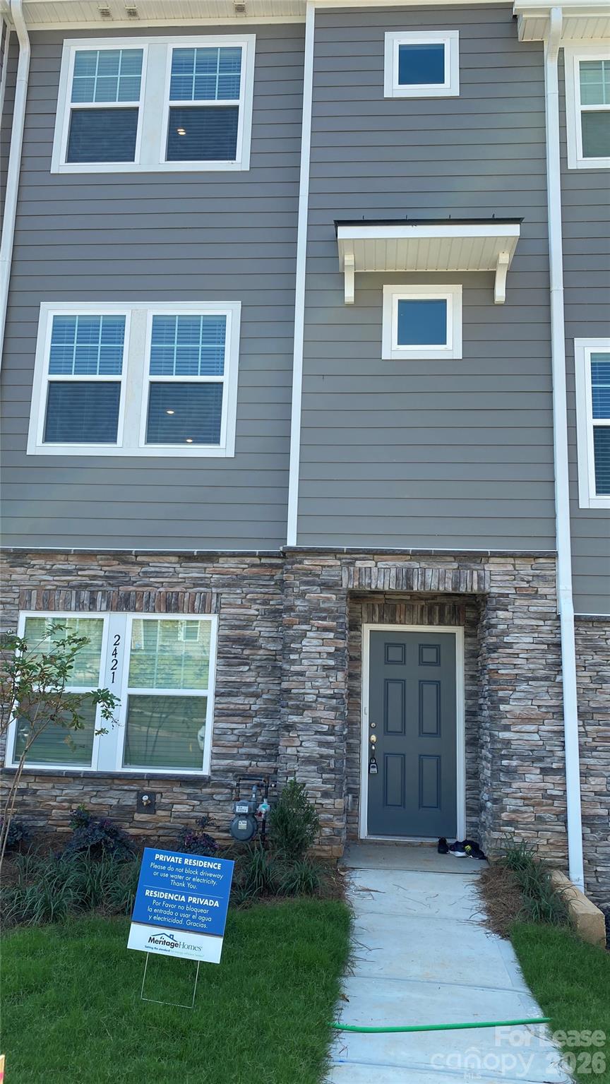 2421 Arbor Loop Drive Property Photo 1