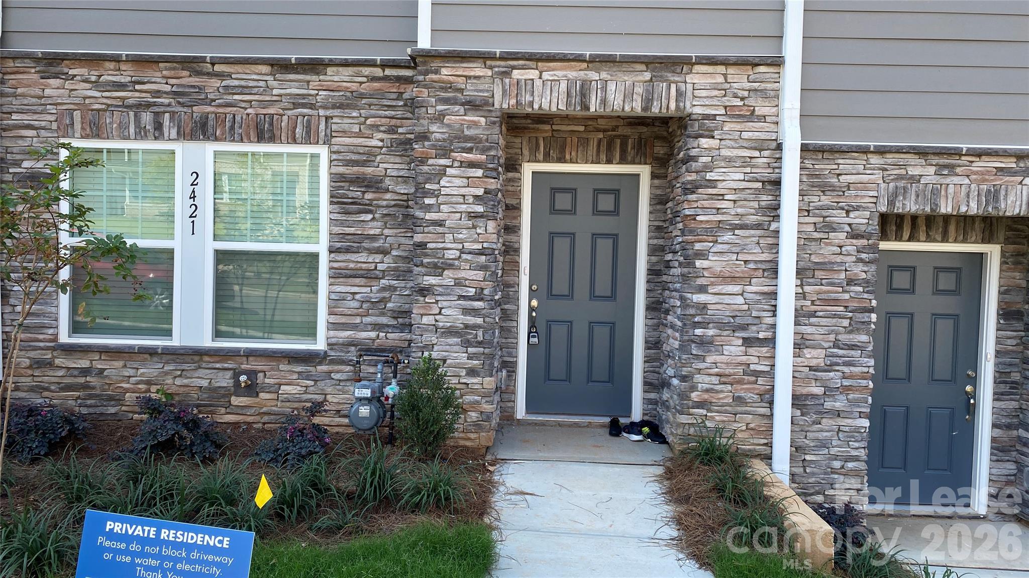 2421 Arbor Loop Drive Property Photo 2