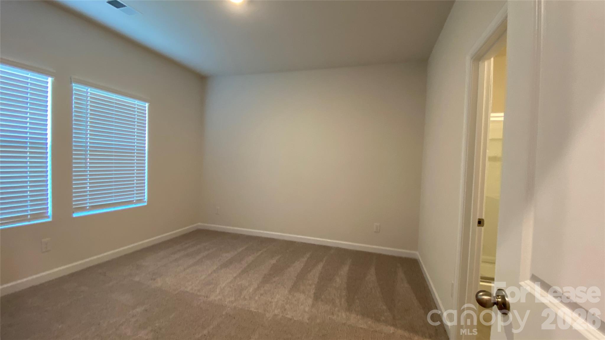 2421 Arbor Loop Drive Property Photo 3