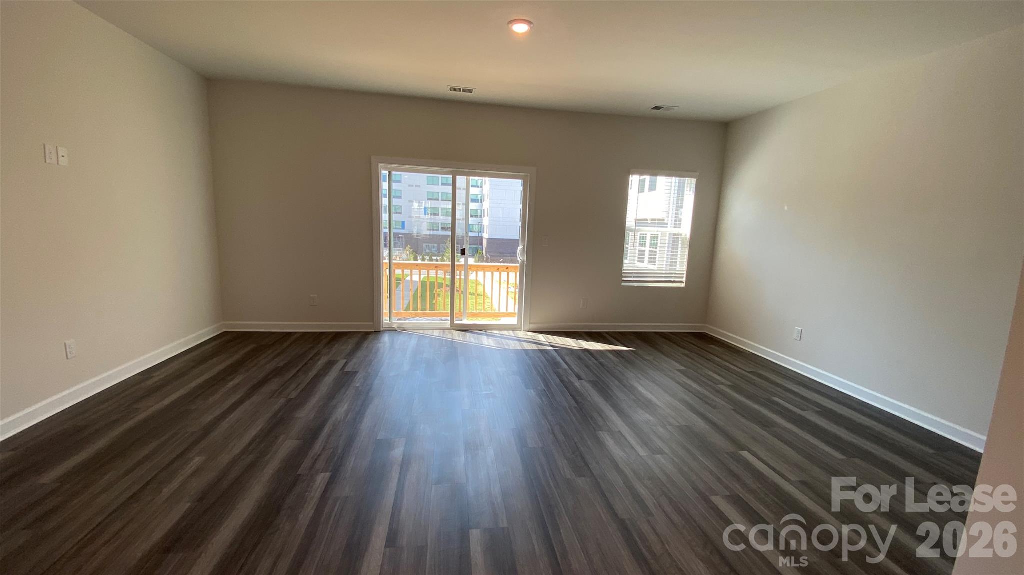 2421 Arbor Loop Drive Property Photo 7