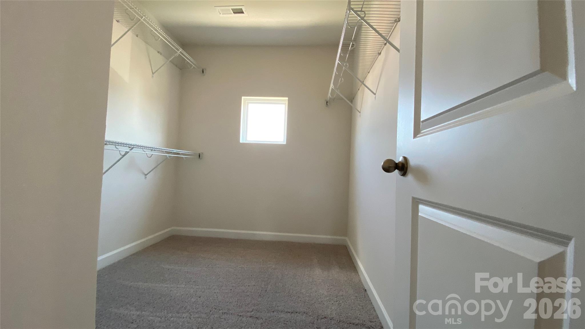 2421 Arbor Loop Drive Property Photo 10