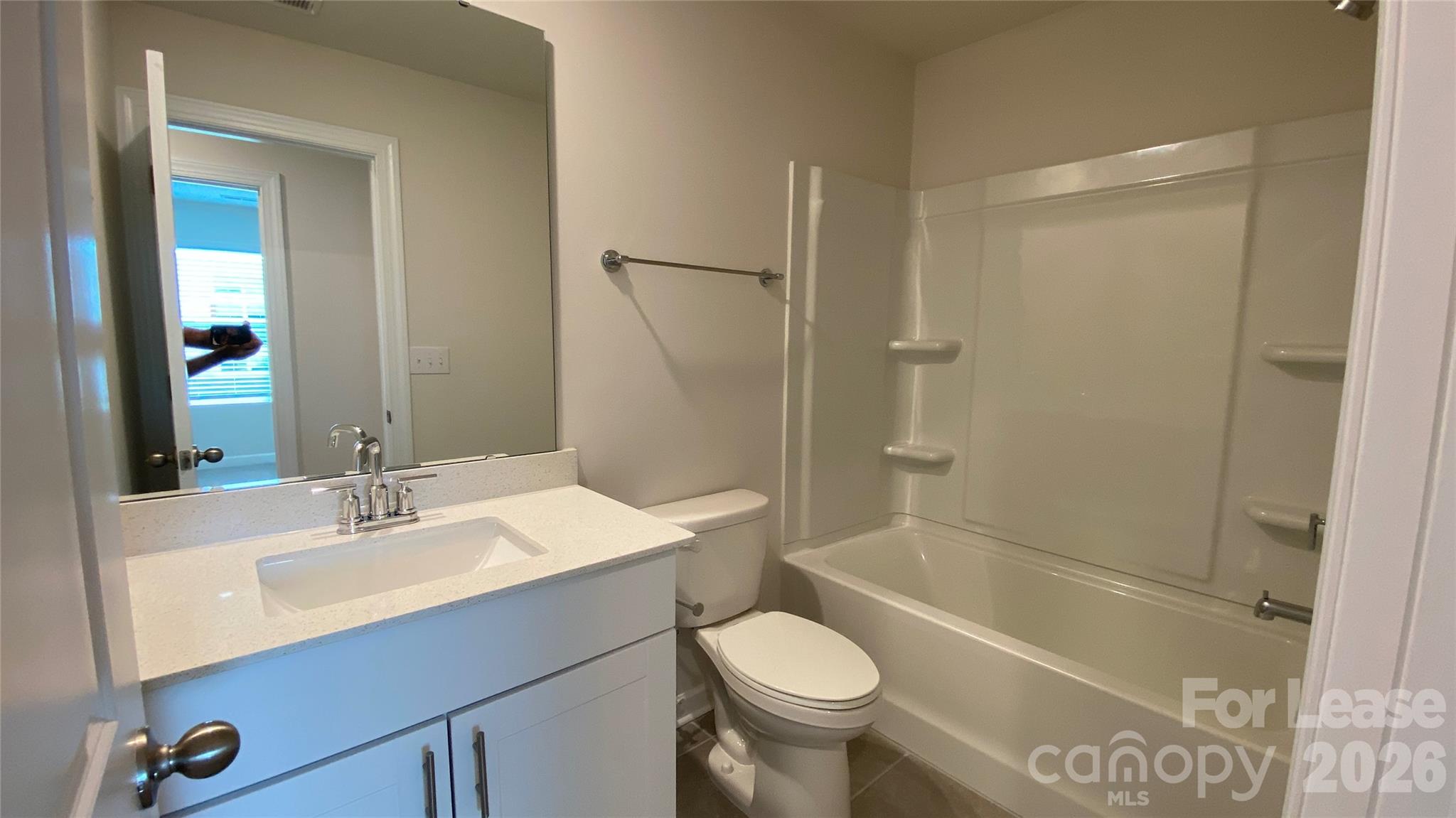 2421 Arbor Loop Drive Property Photo 13