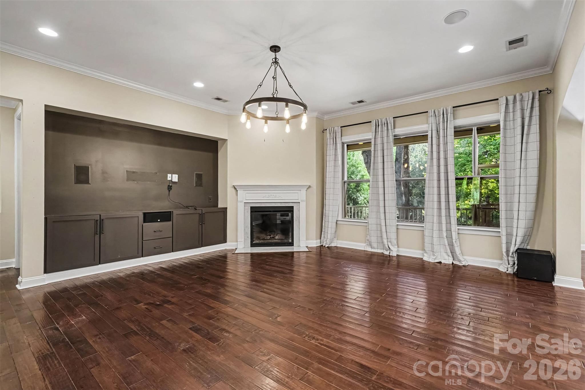 12609 Burr Oak Lane Property Photo 8