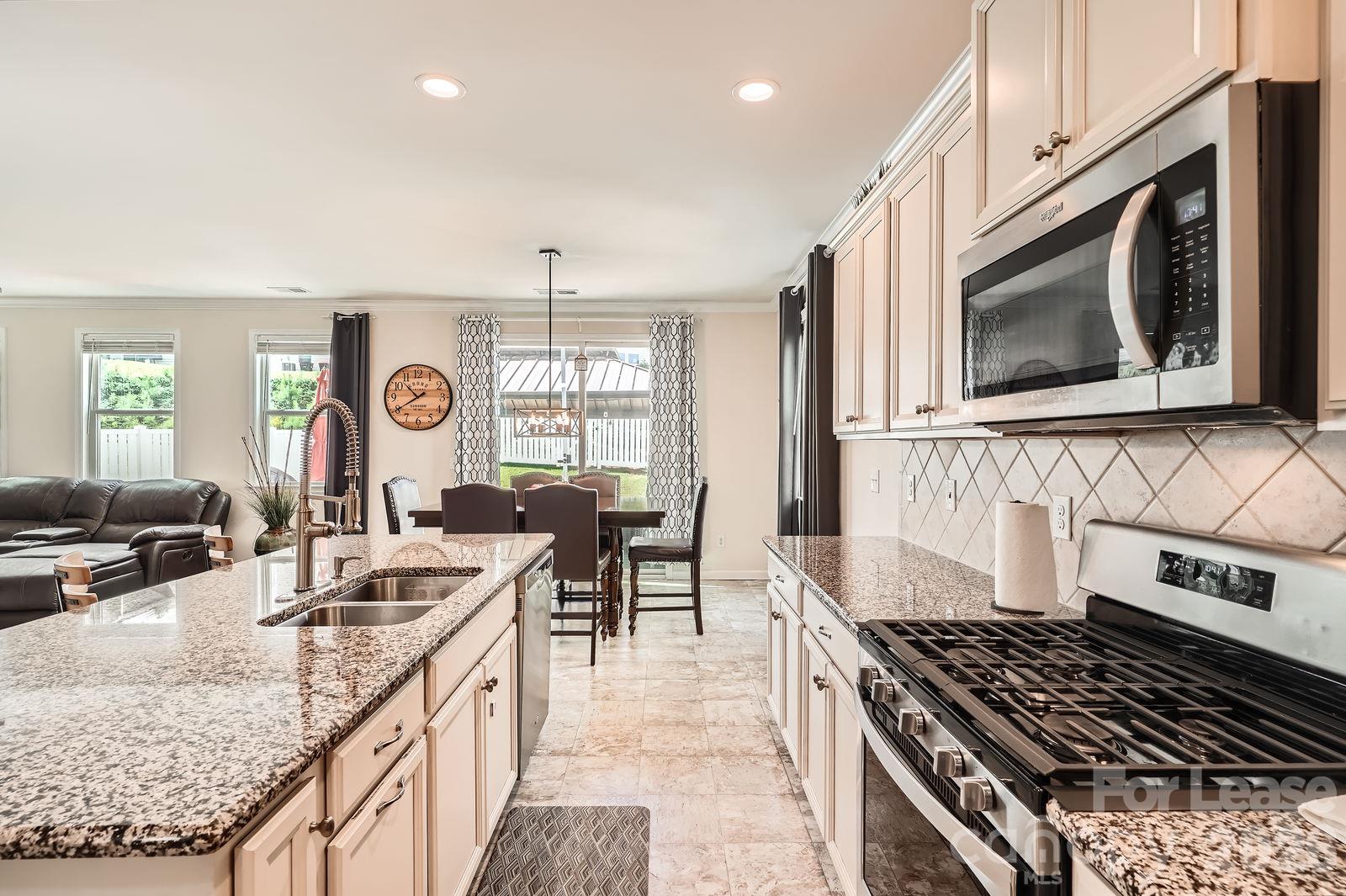 14122 Ridgewater Way Property Photo 10