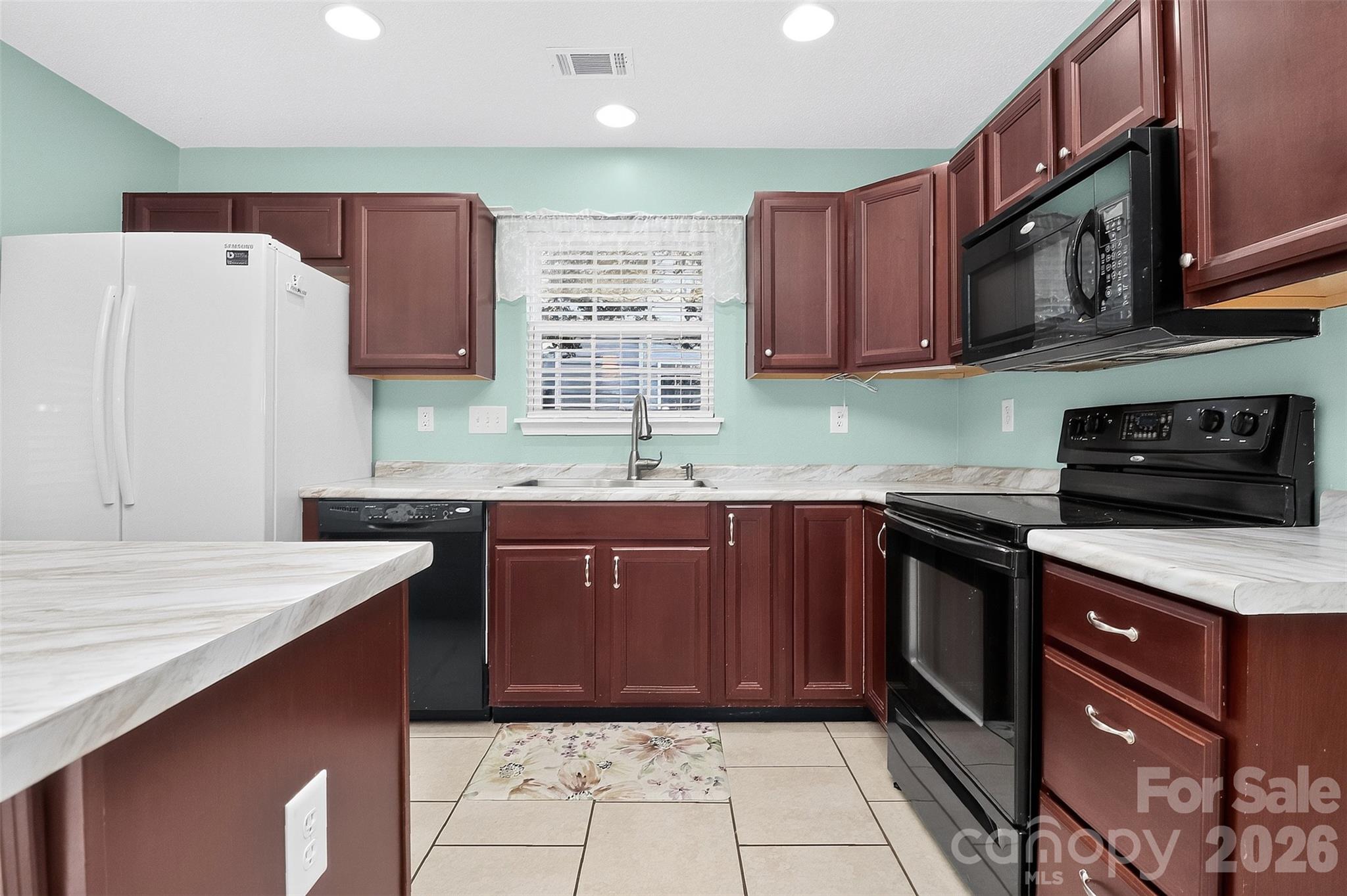 16931 Greenlawn Hills Court Property Photo 6