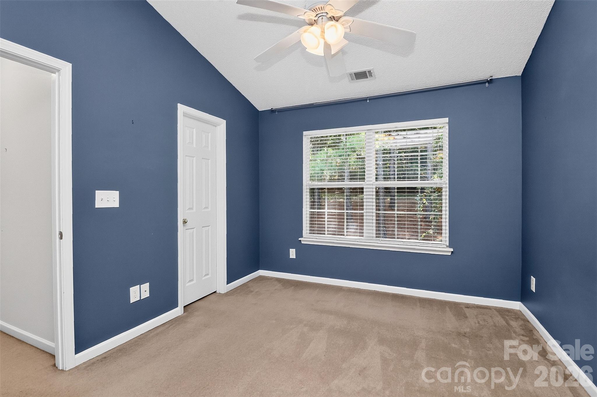 16931 Greenlawn Hills Court Property Photo 11