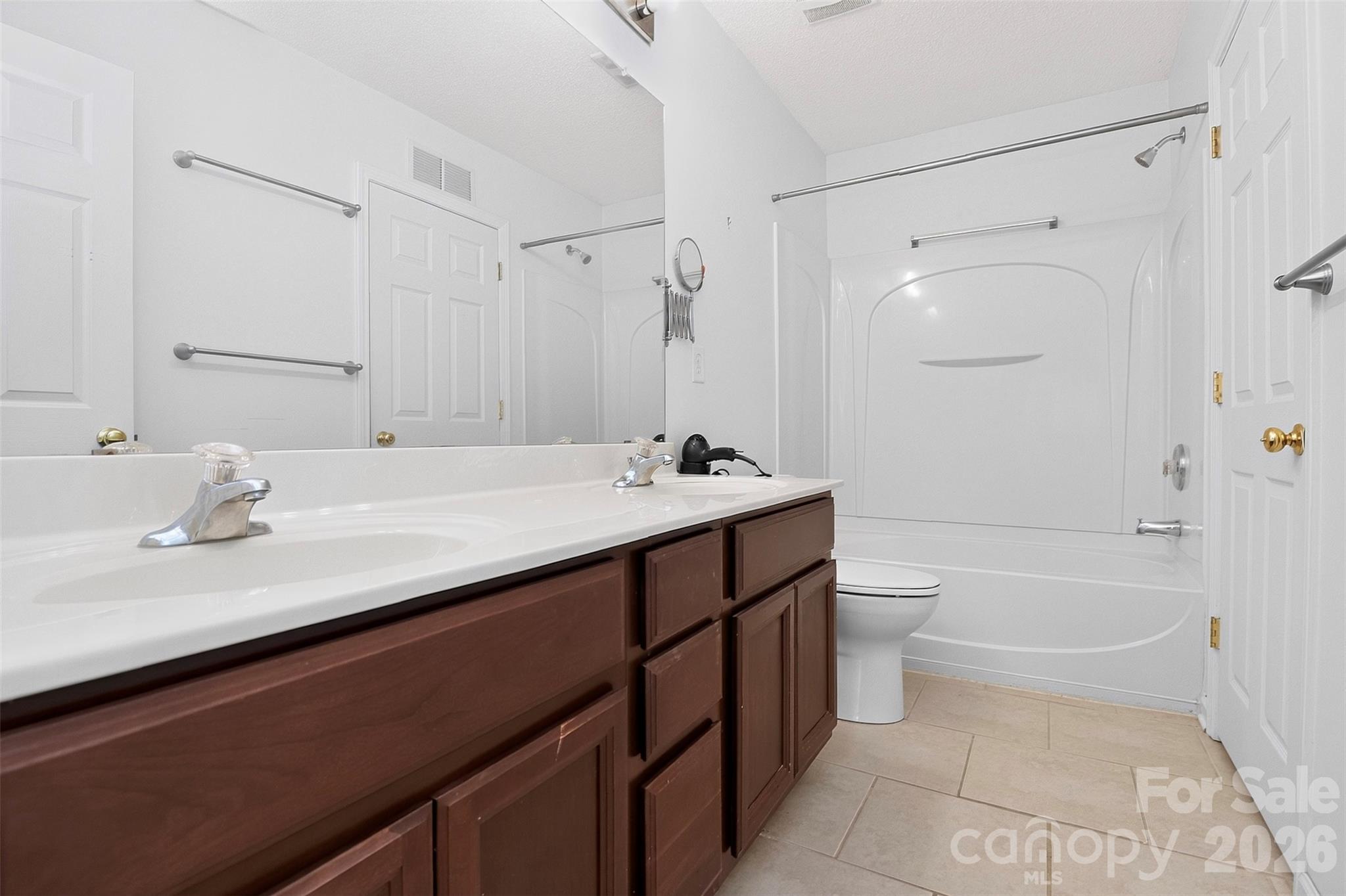 16931 Greenlawn Hills Court Property Photo 20