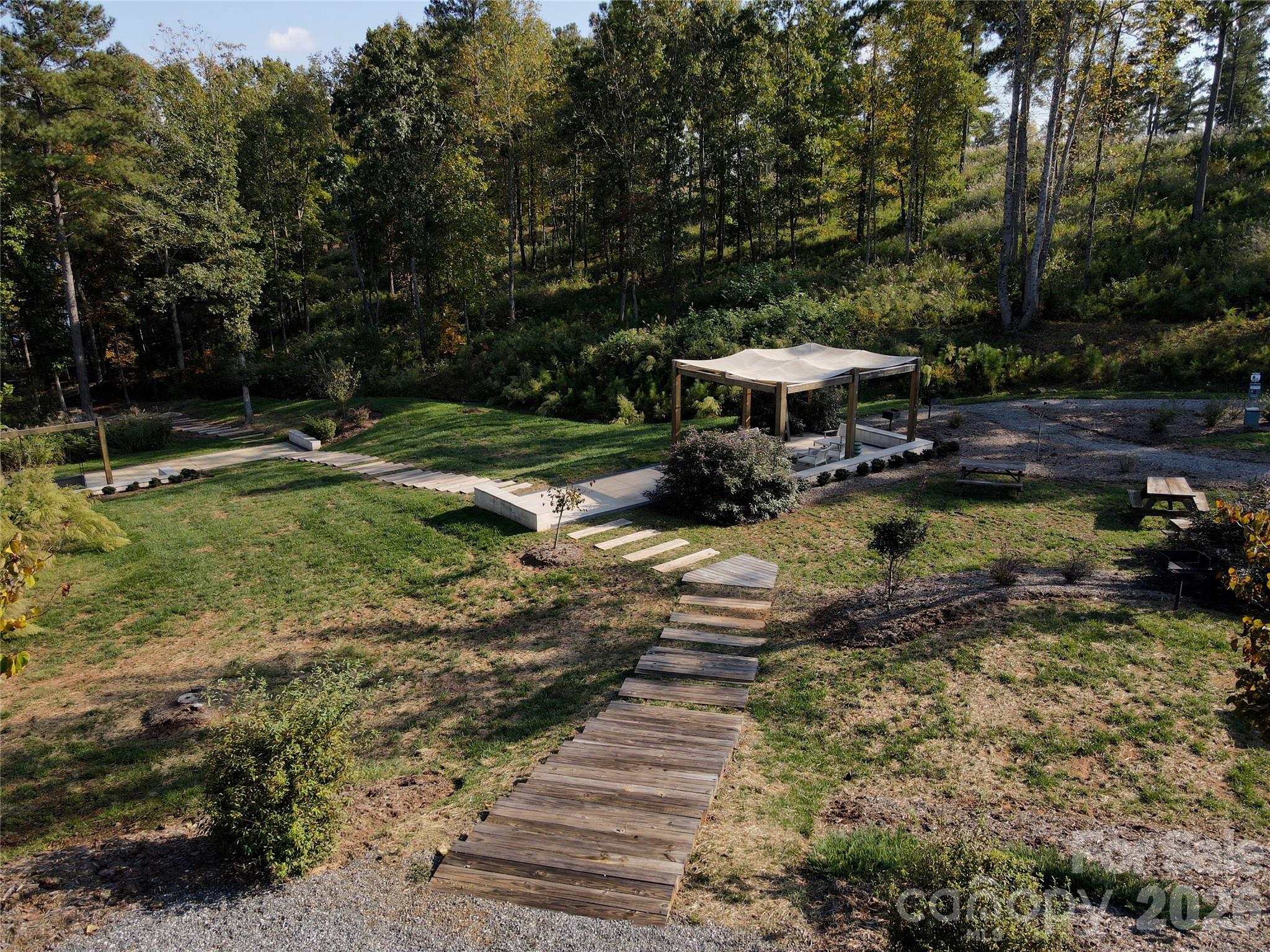 3012 & 3038 Jumping Run Property Photo 13
