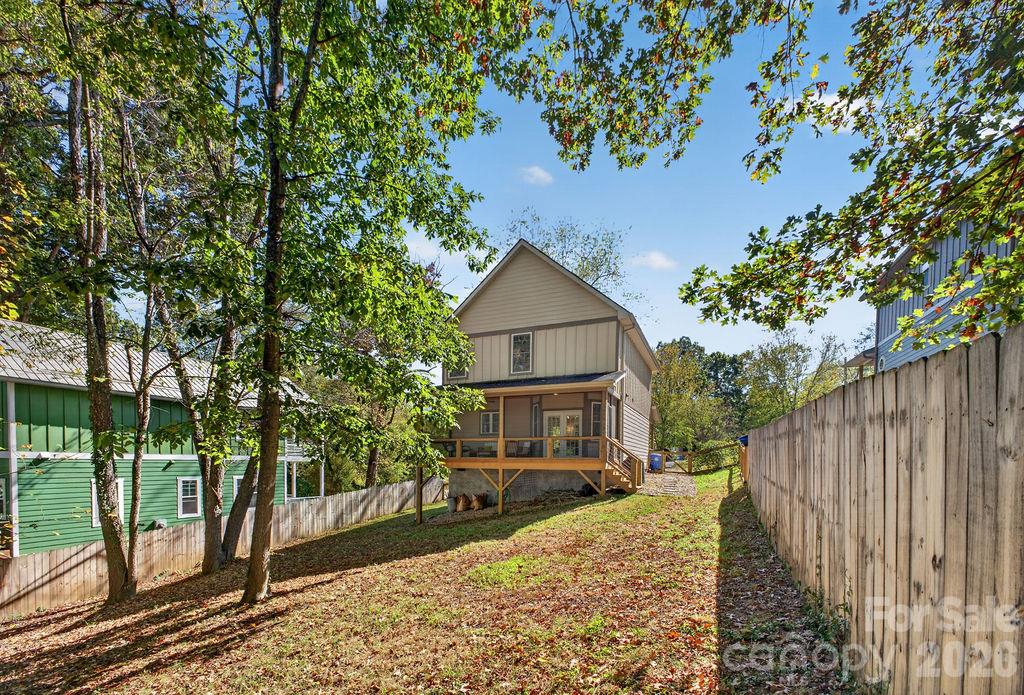 98 Langwell Avenue Property Photo 2