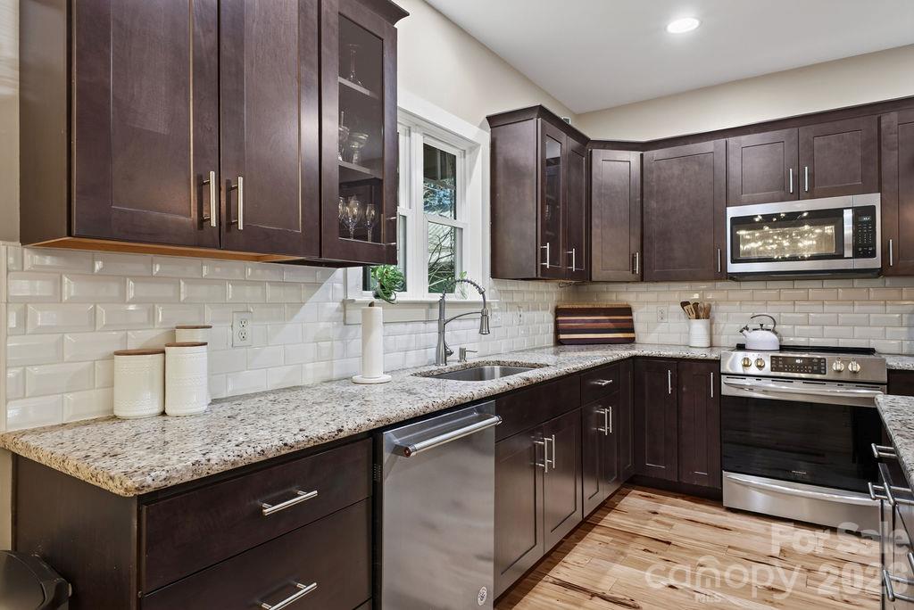 98 Langwell Avenue Property Photo 12