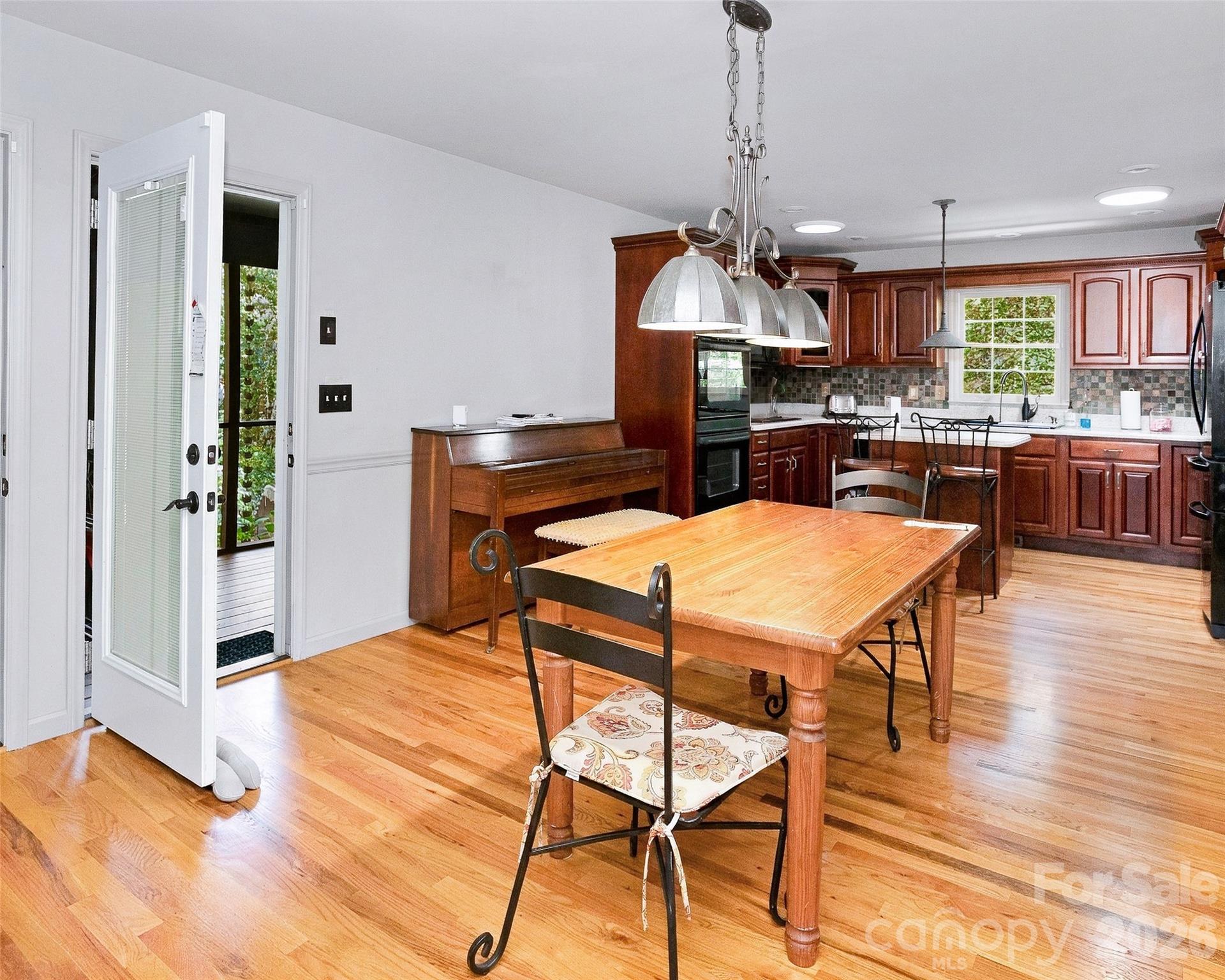 237 Woodys Drive Property Photo 12
