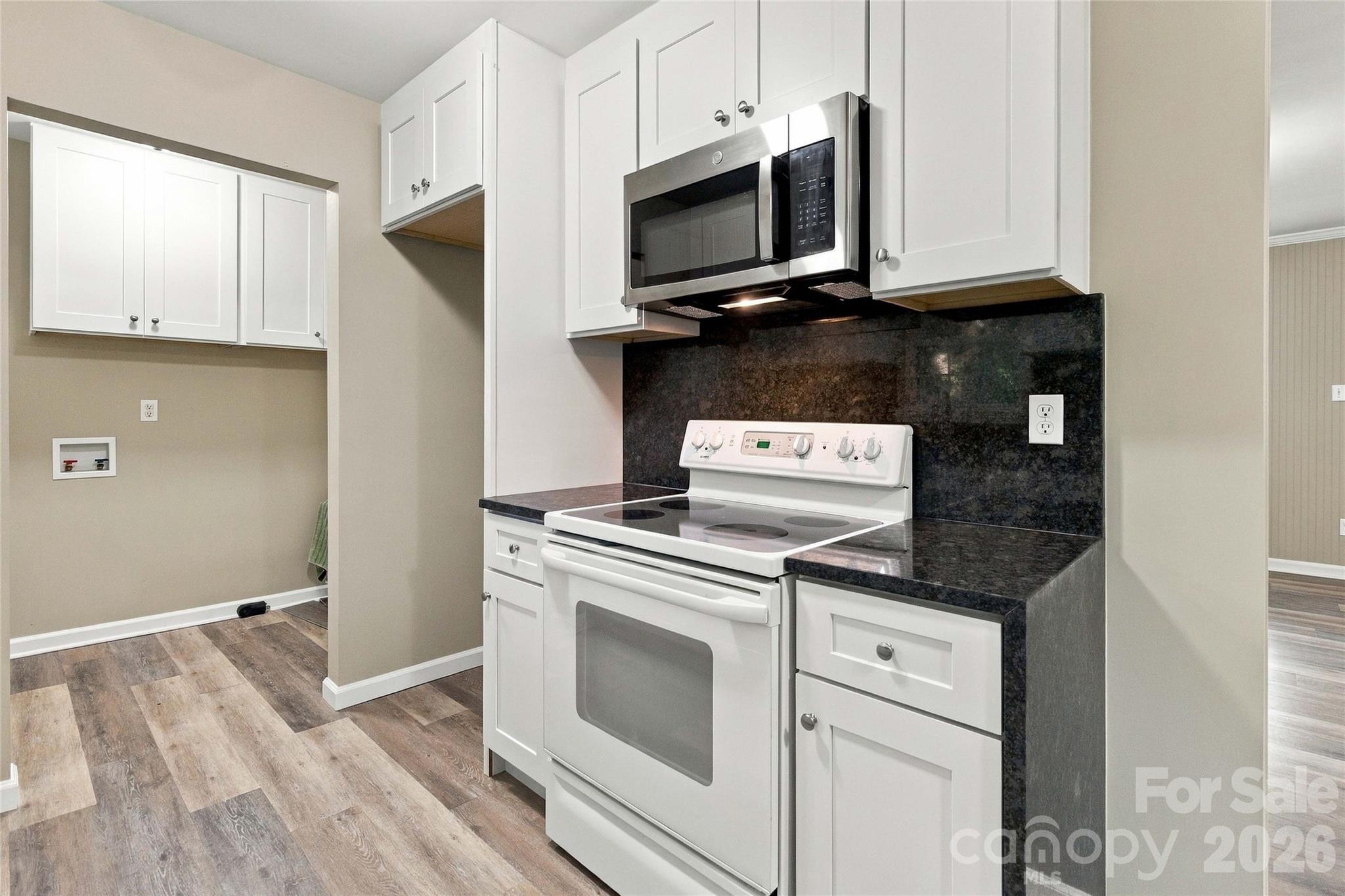 327 E Morrow Avenue Property Photo 10