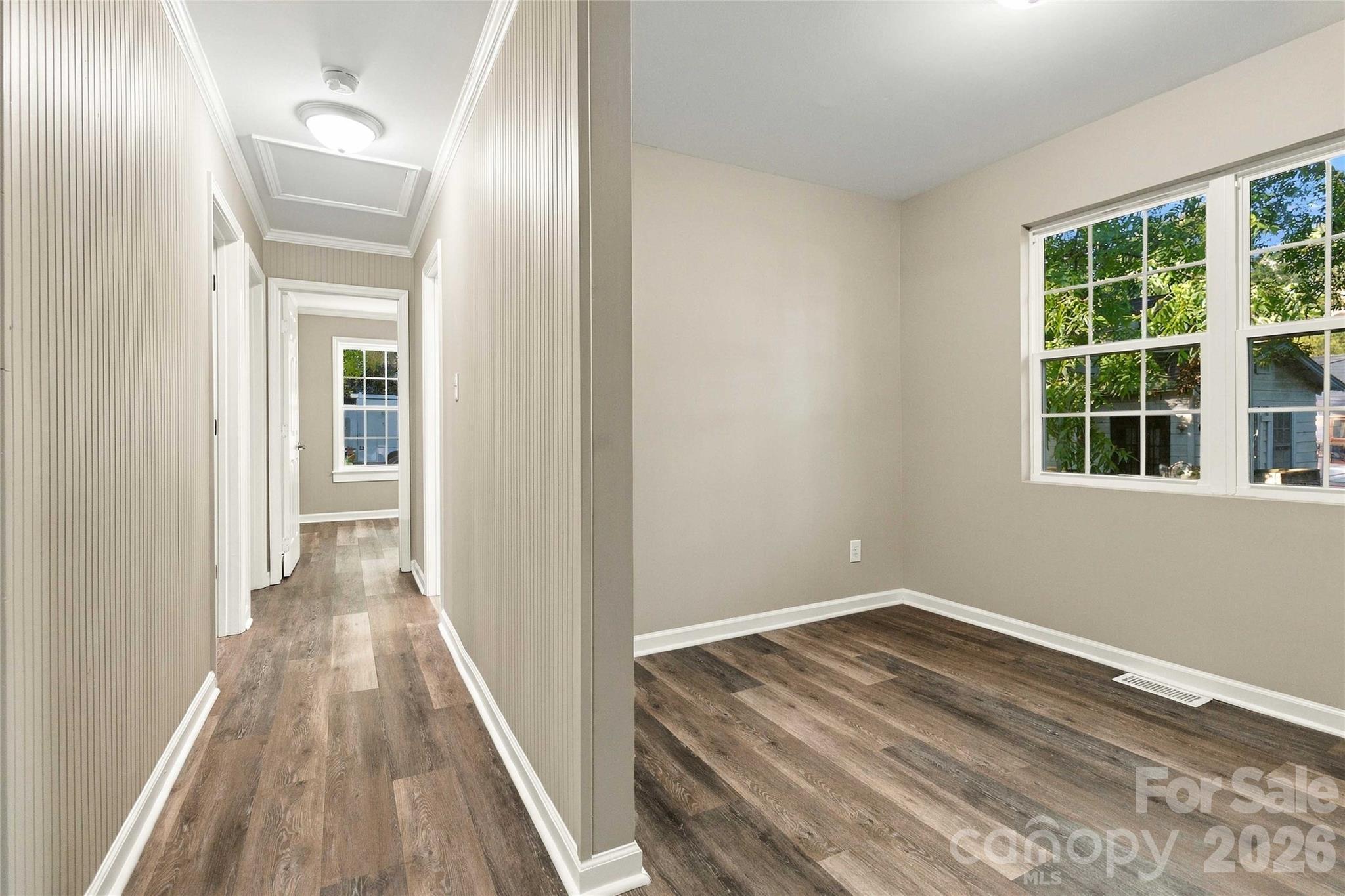 327 E Morrow Avenue Property Photo 11