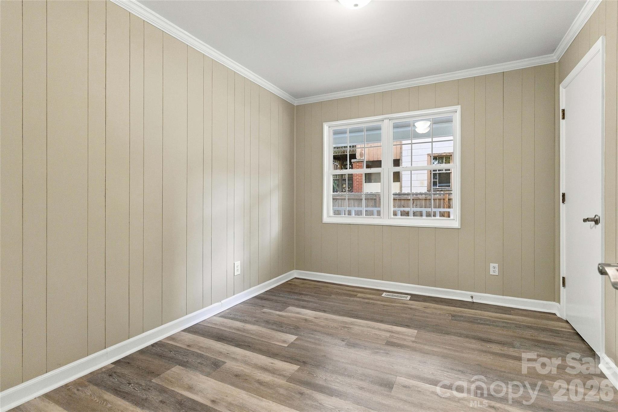 327 E Morrow Avenue Property Photo 14