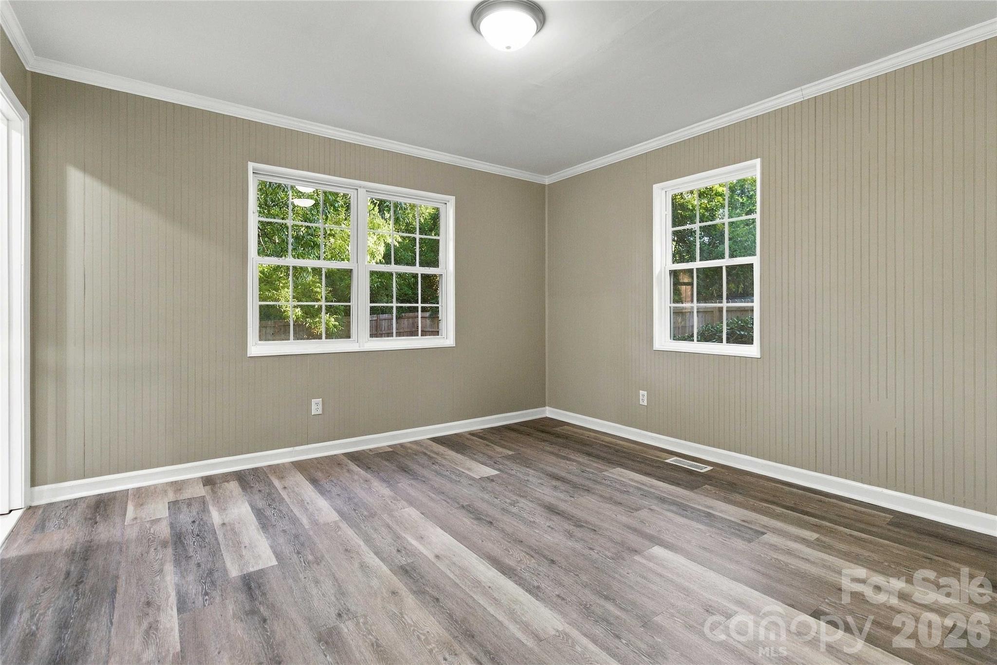 327 E Morrow Avenue Property Photo 15