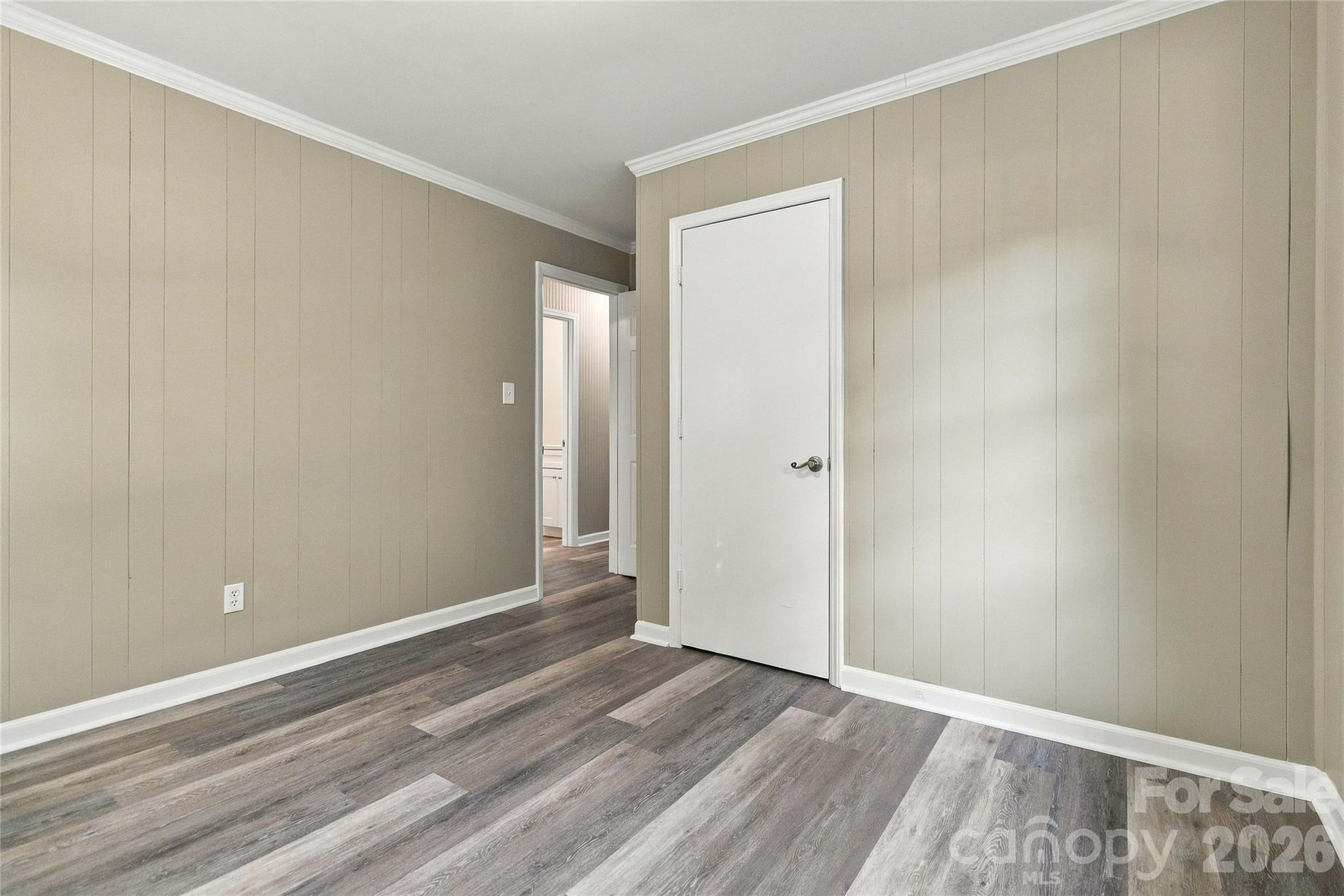 327 E Morrow Avenue Property Photo 17
