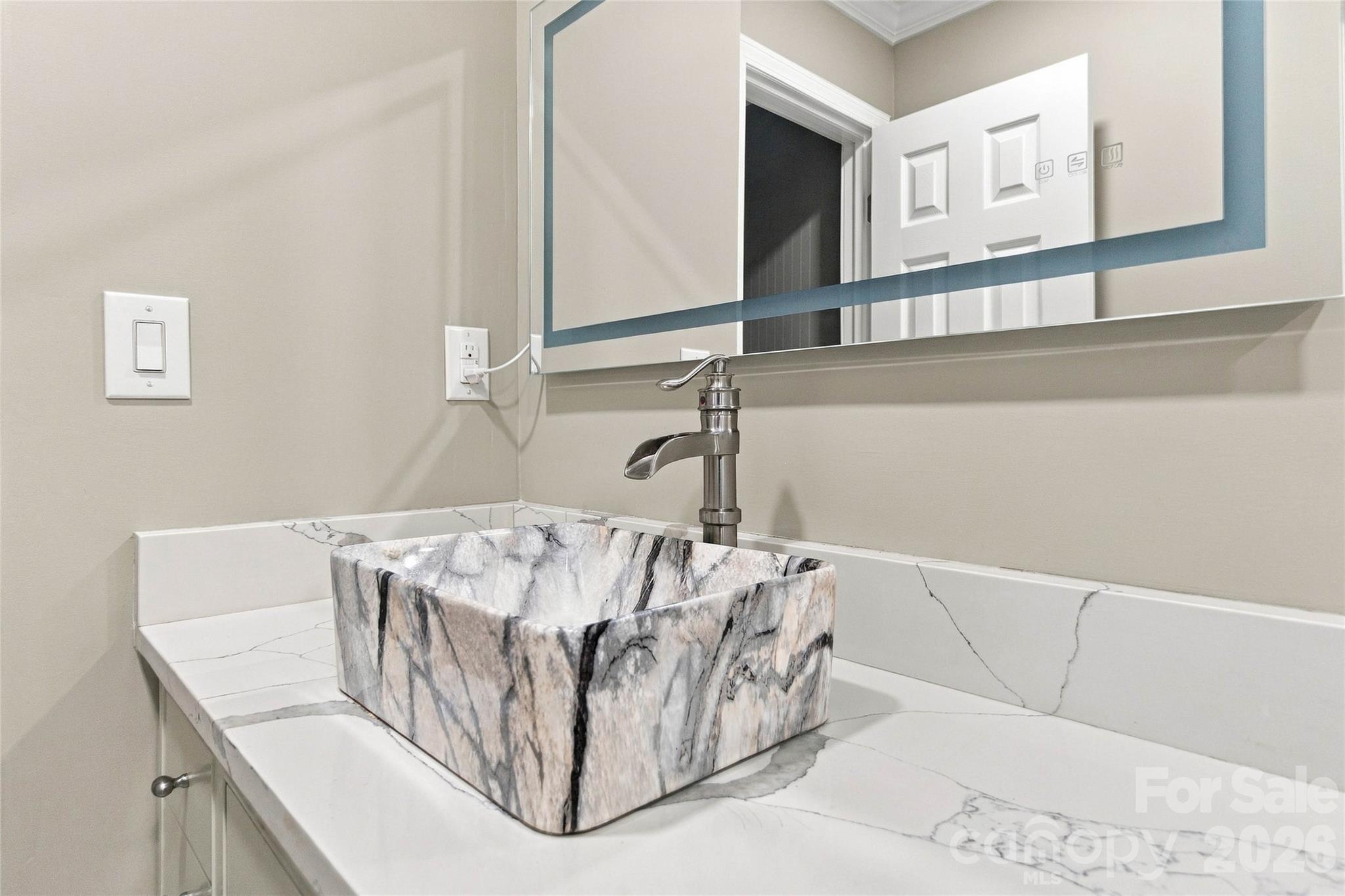 327 E Morrow Avenue Property Photo 18
