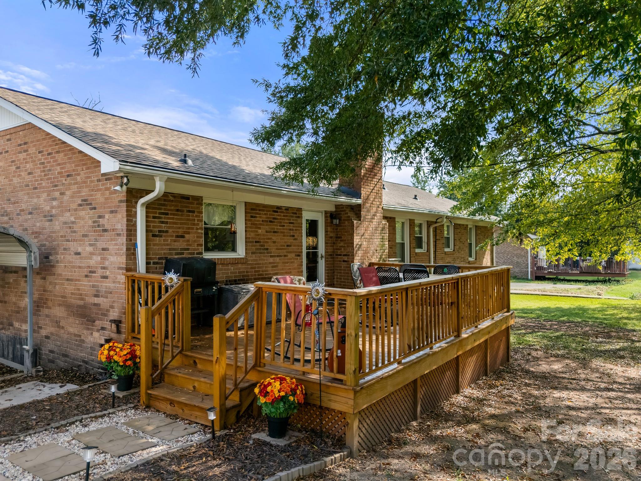 1312 Christopher Circle Property Photo 6