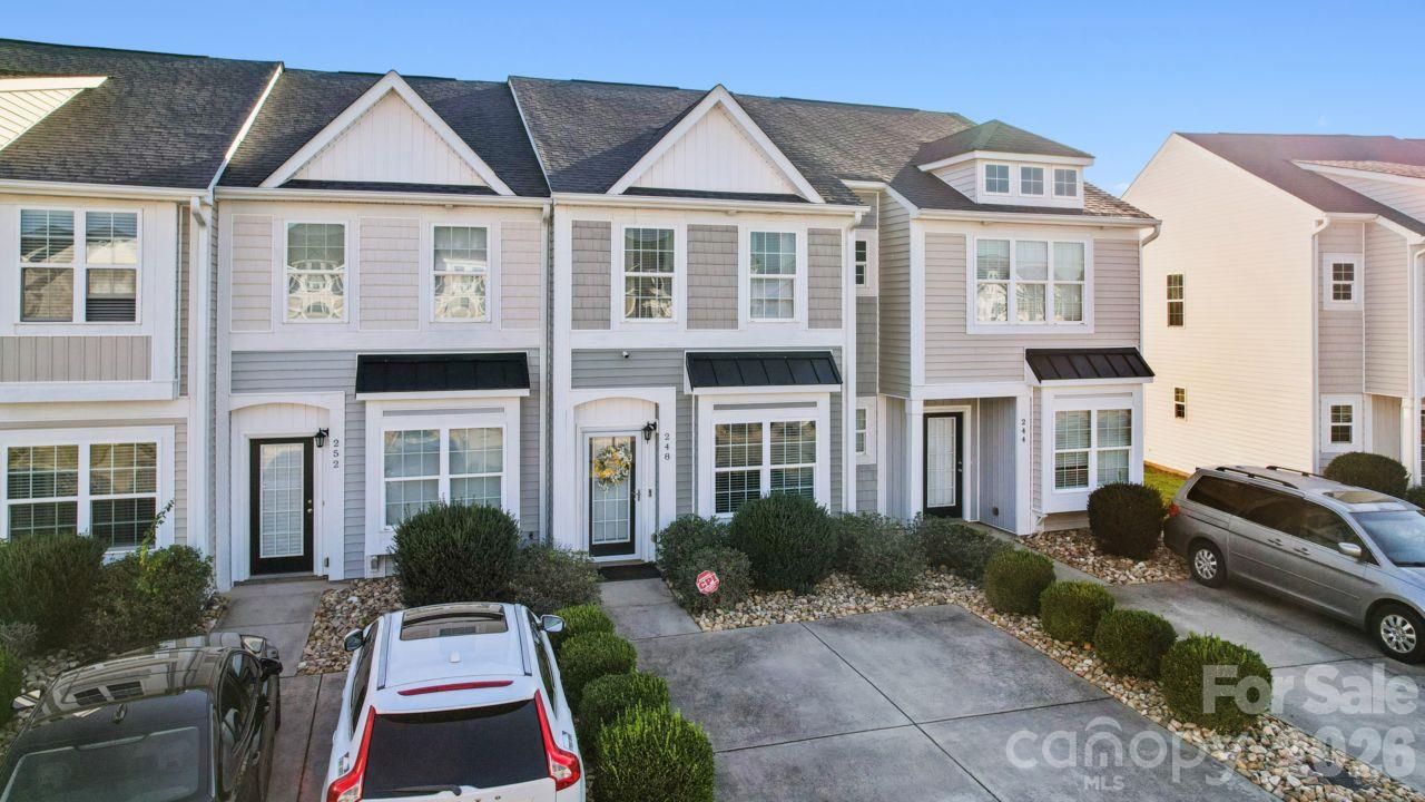 248 Halton Crossing Drive Property Photo 3