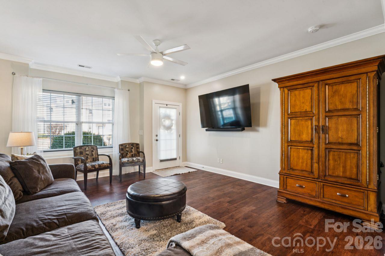 248 Halton Crossing Drive Property Photo 6