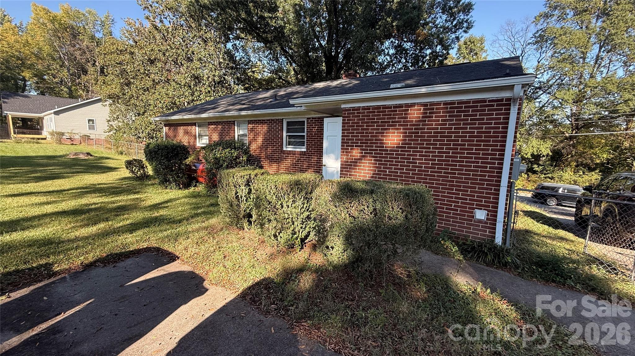 928 Beaumont Avenue Property Photo 2