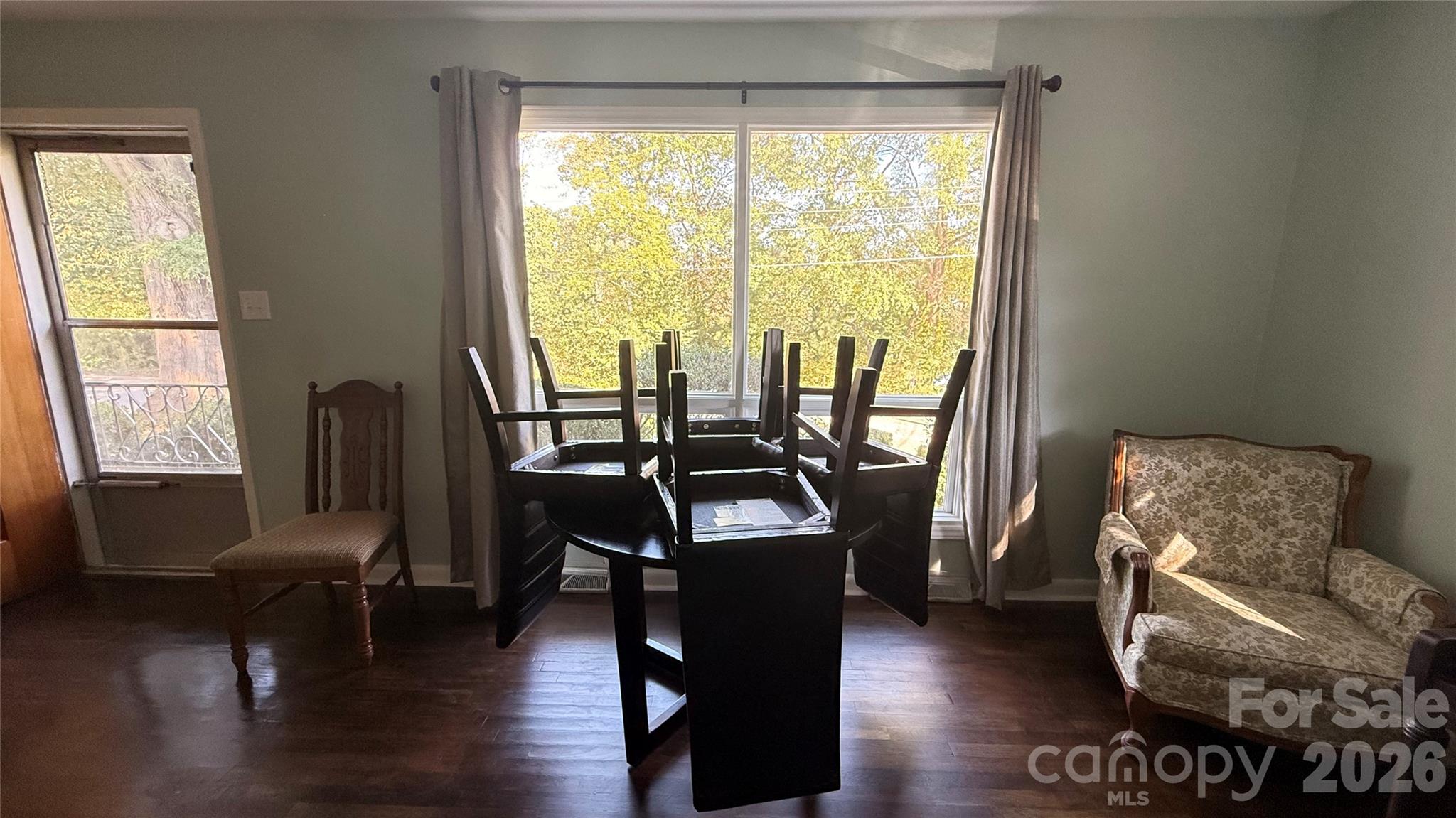 928 Beaumont Avenue Property Photo 4