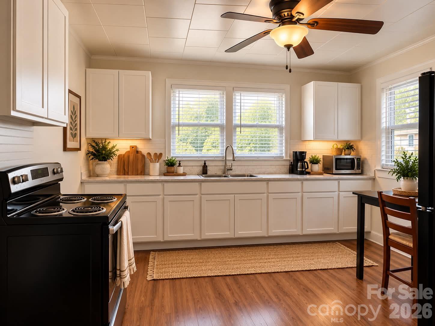 114 S White Street Property Photo 4