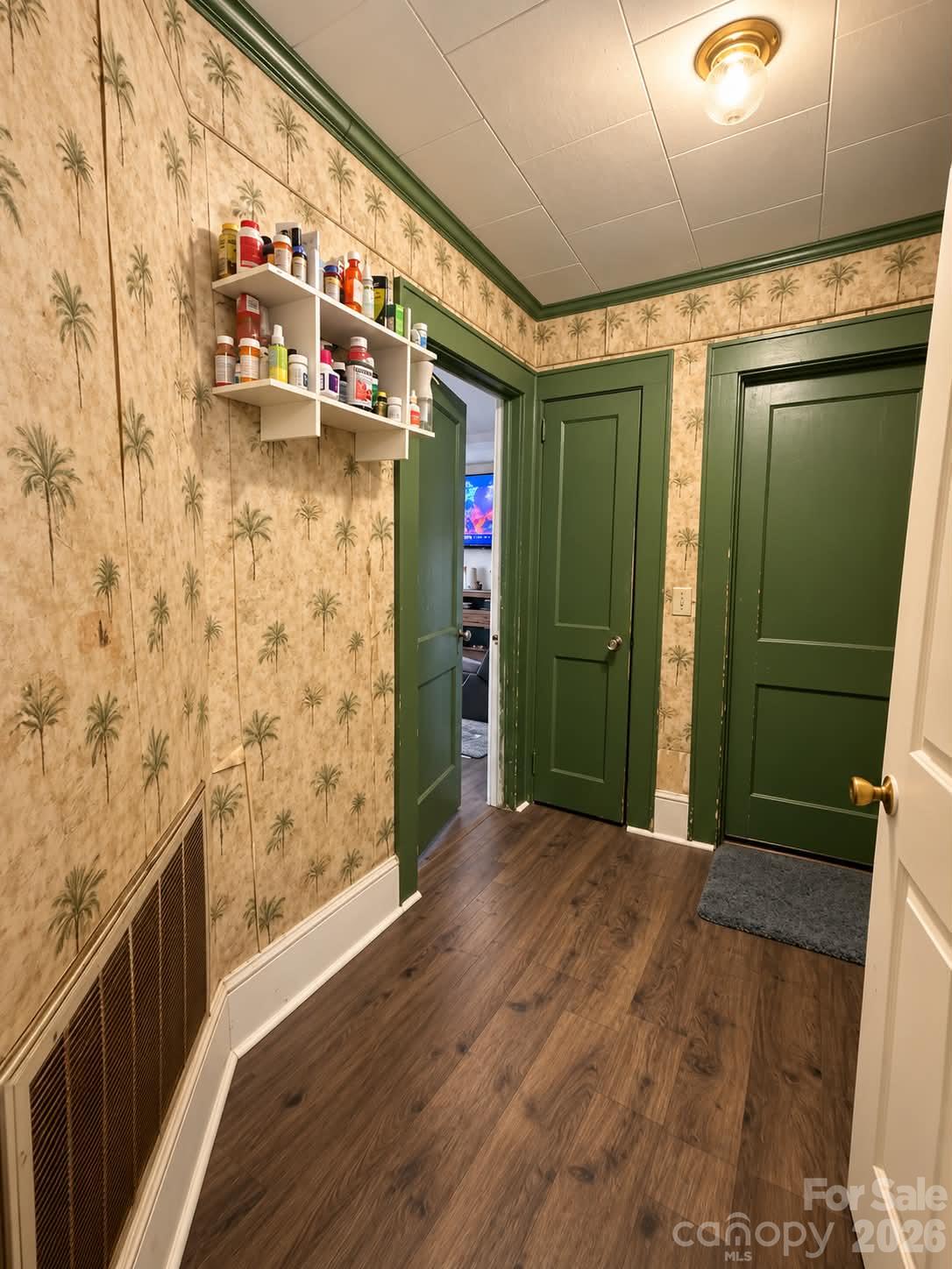 114 S White Street Property Photo 7