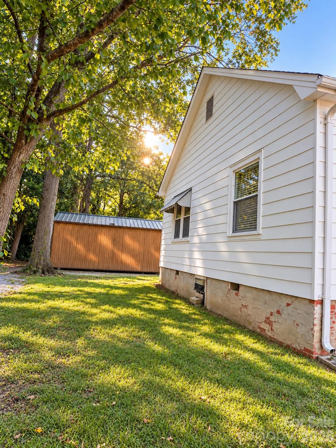 114 S White Street Property Photo 14