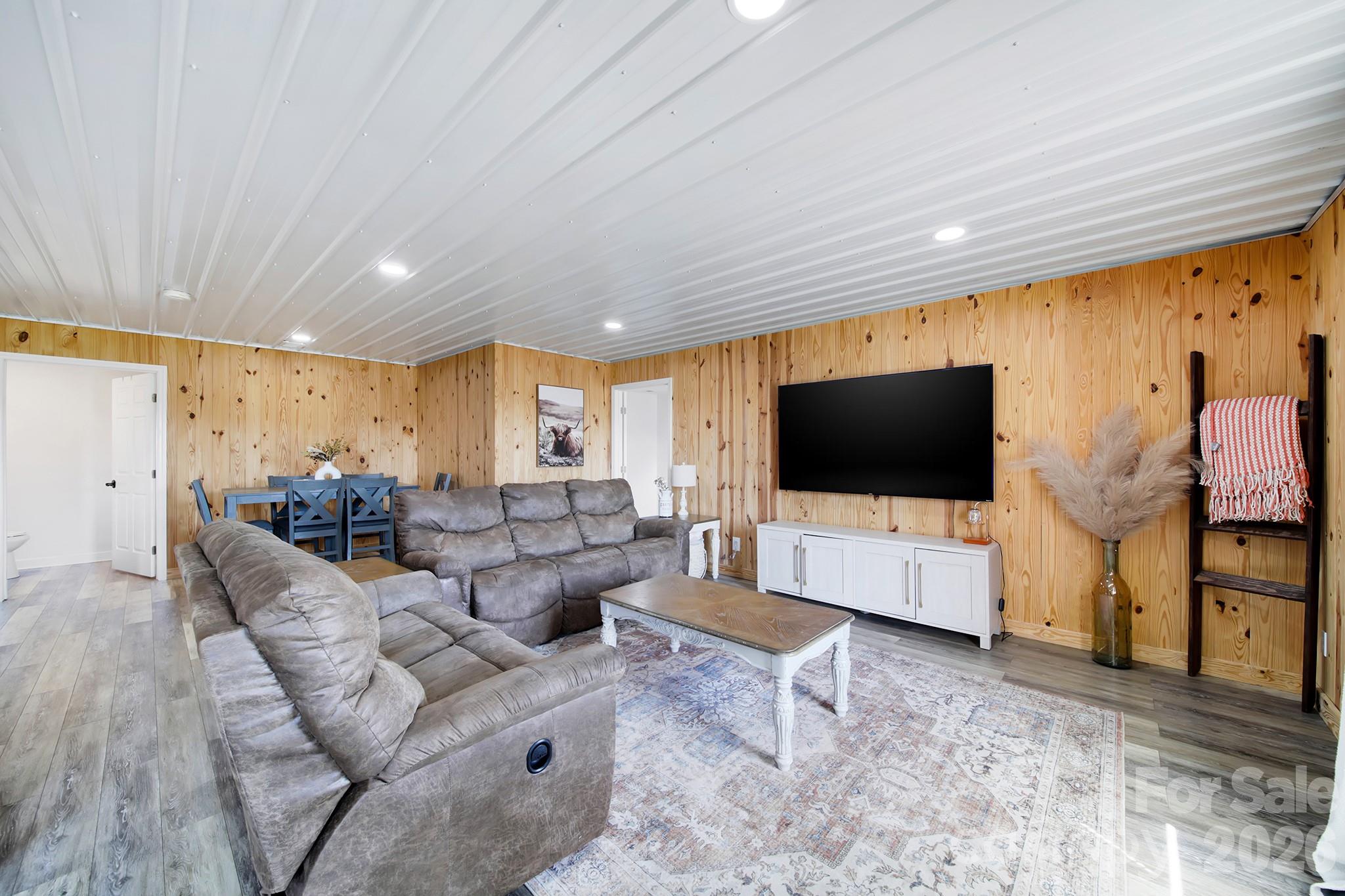 7984 Taxahaw Road Property Photo 9