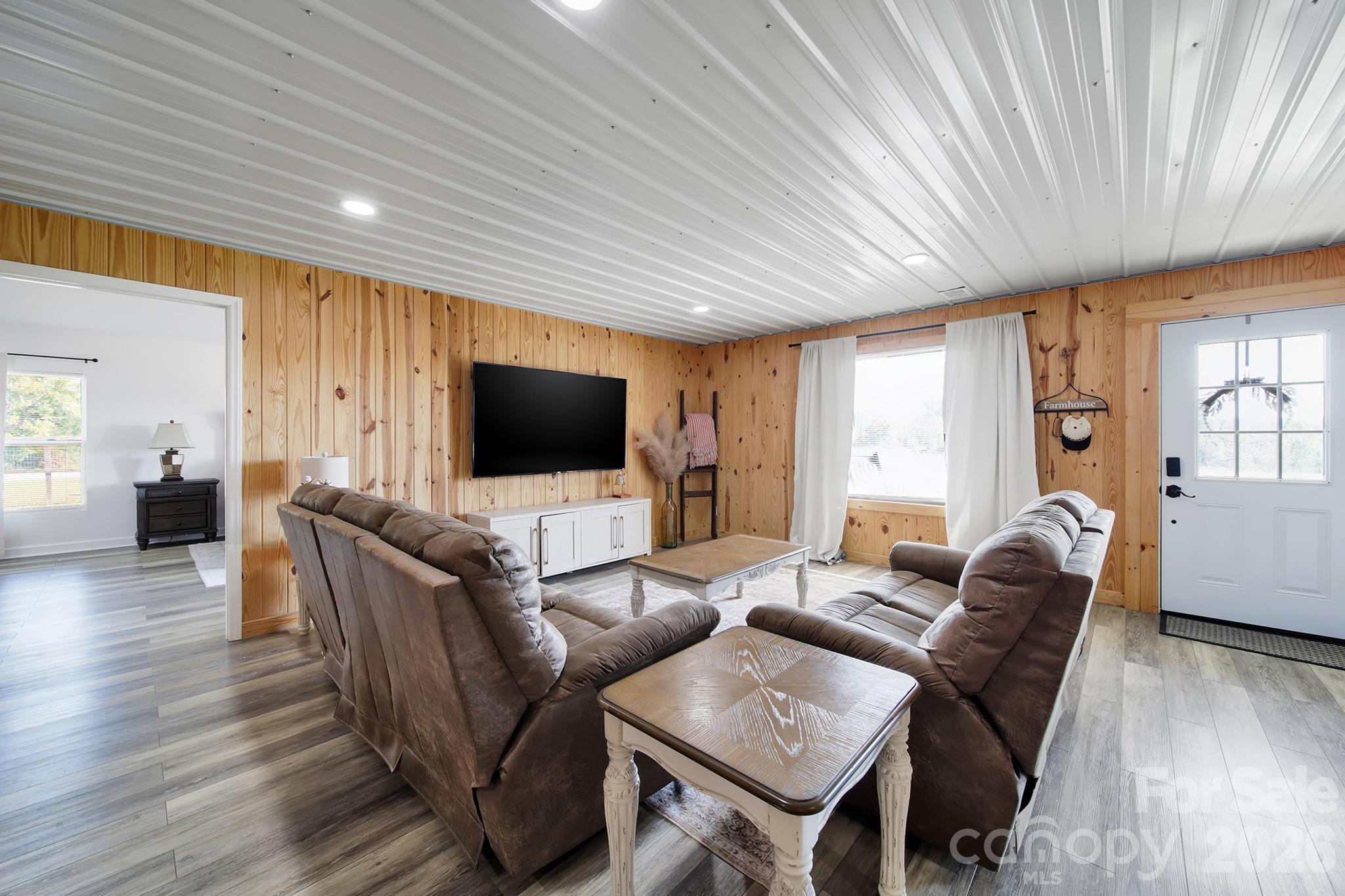 7984 Taxahaw Road Property Photo 10